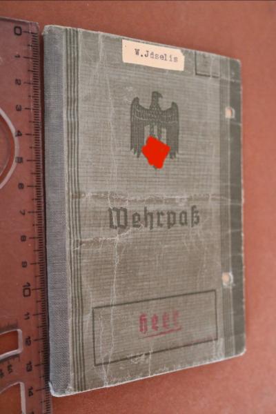 Service pass of a soldier - deployment in the Reichskommissariat Ostland 1943